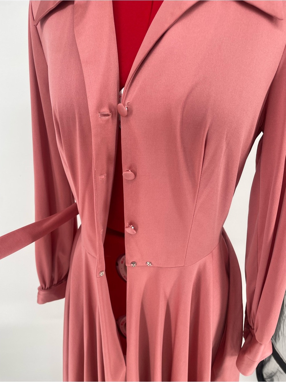1970s Dusty Rose Long-sleeve Belted Shirtwaist Casual Day Dress Pointed Collar - Picture 8 of 9